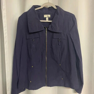 Heritage collection by Bass woman’s zip up light weight jacket size L